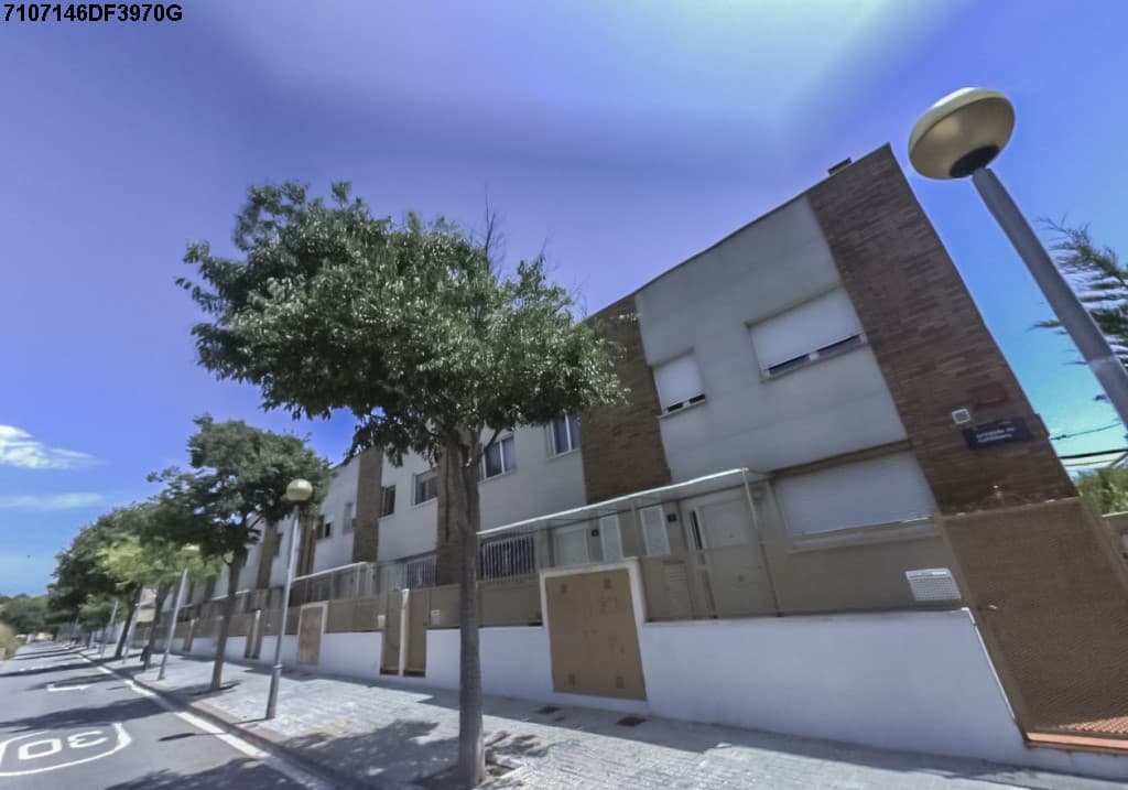 Fachada del edificio: Local comercial en Badalona