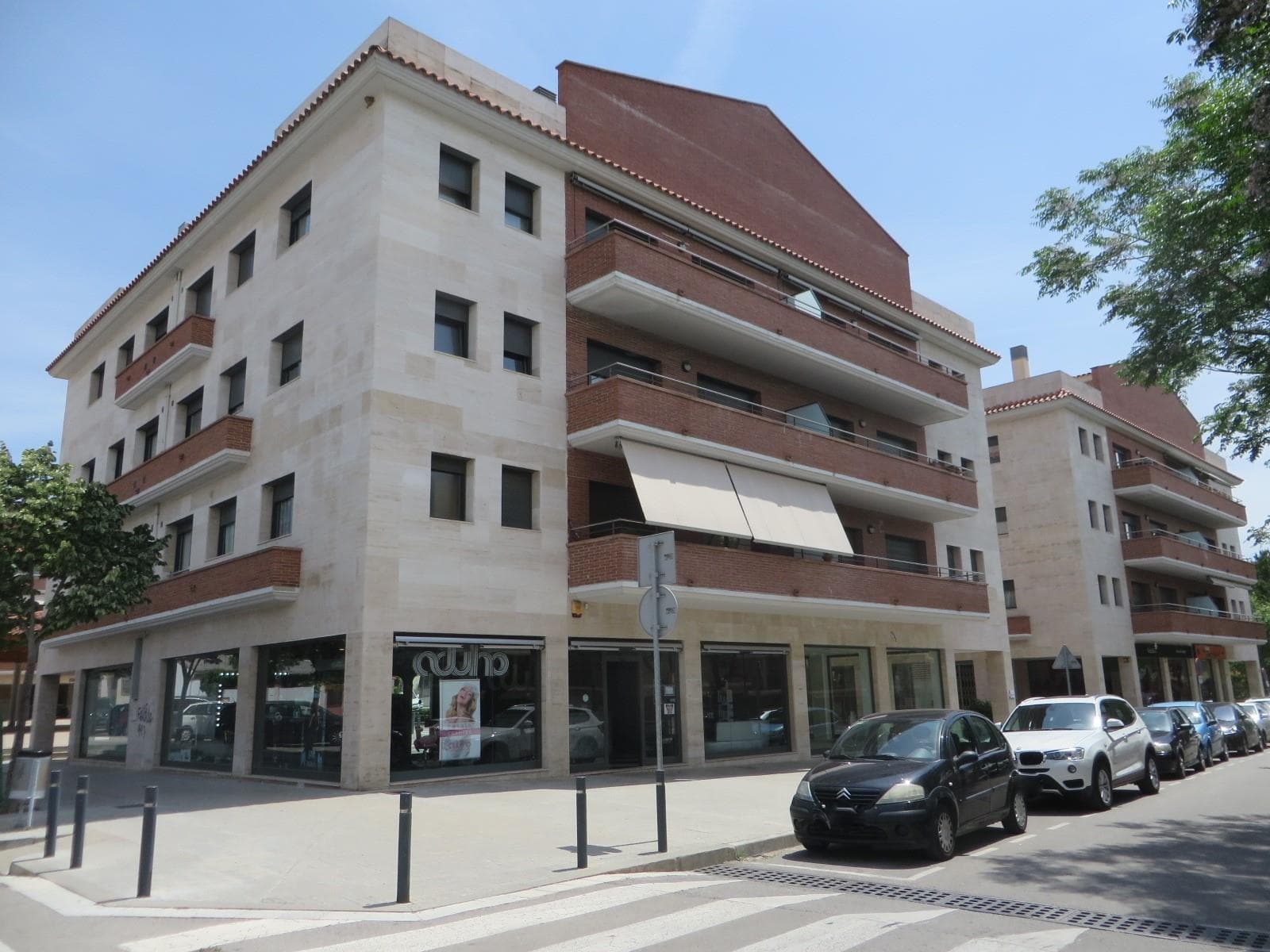 Fachada del edificio: Vivienda en Palau-Solitá i Plegamans