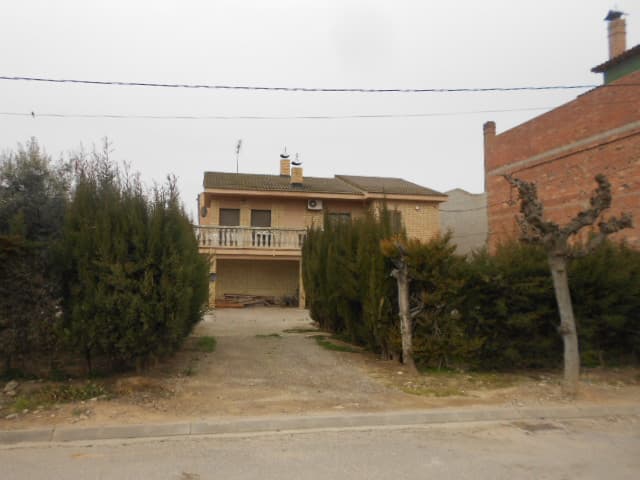 Fachada del edificio: Vivienda en Alguaire
