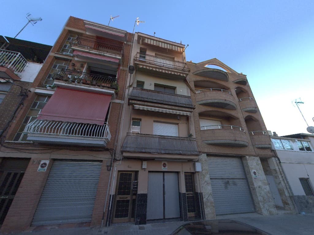 Fachada del edificio: Vivienda en Sabadell