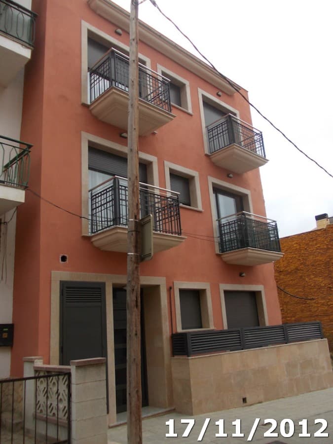 Fachada del edificio: Vivienda en Palafolls