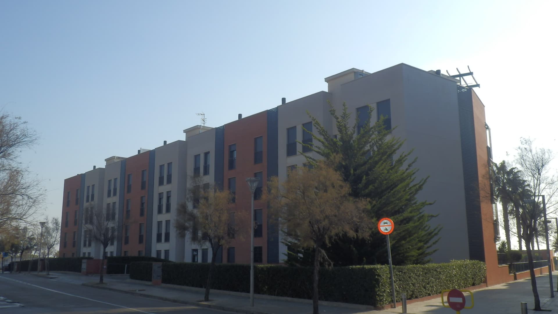Fachada del edificio: Vivienda en Cubelles