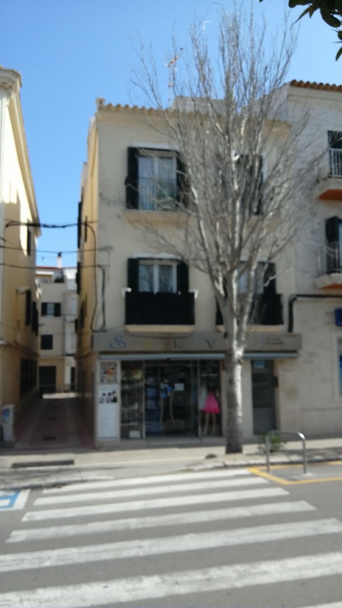 Fachada del edificio: Local comercial en Maó